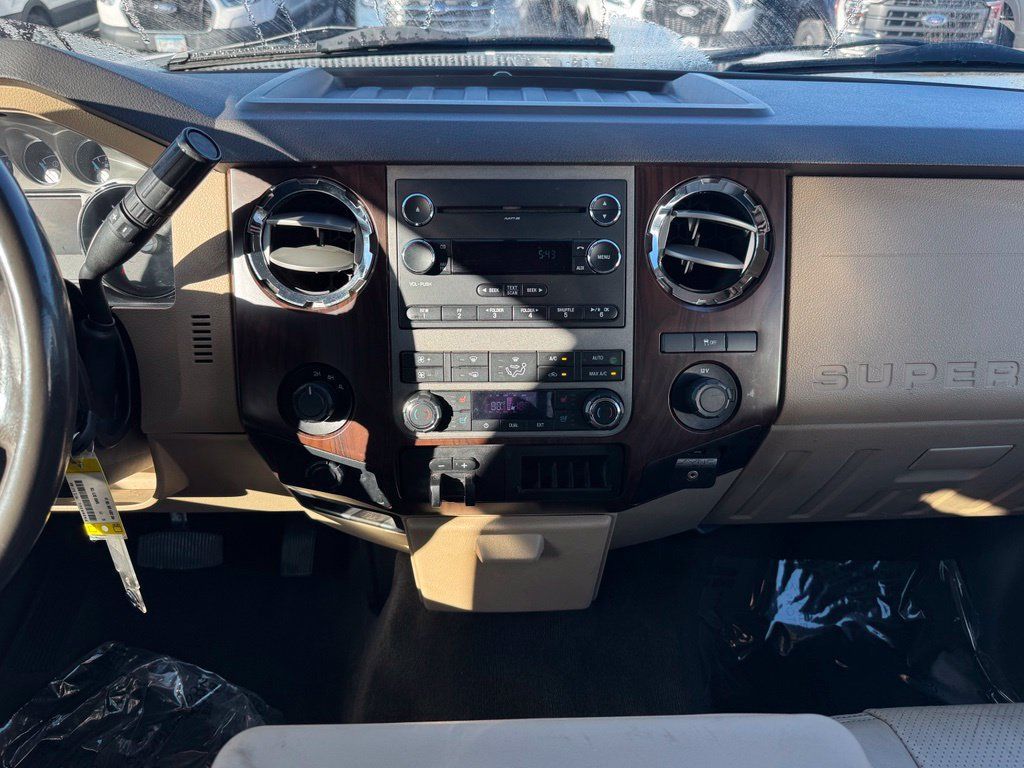 Used 2012 Ford F350 Lariat w/ Lariat Interior Pkg AWD/4WD image 2