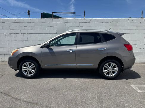 Used 2013 Nissan Rogue SV w/ Premium Pkg AWD/4WD image 12