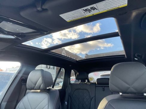 Used 2024 BMW X5 xDrive50e image 23