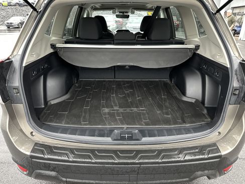 Used 2019 Subaru Forester Premium w/ All-Weather Package AWD/4WD image 5