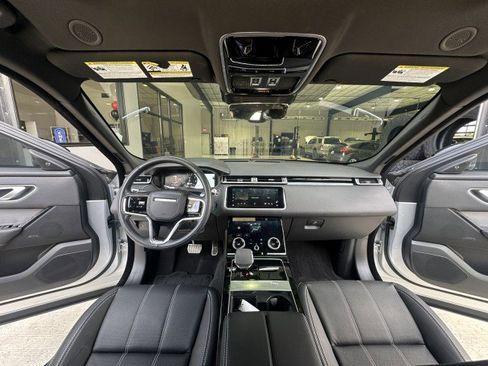 Used 2021 Land Rover Range Rover Velar R-Dynamic S image 17