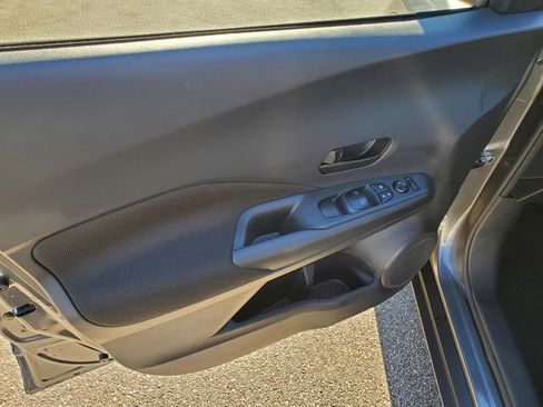 Certified 2025 Nissan Kicks Play S image 15