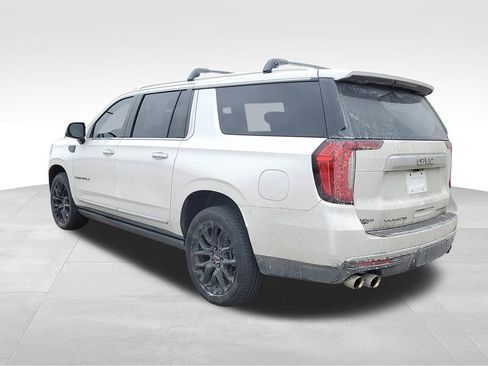 Used 2024 GMC Yukon XL Denali w/ Advanced Technology Package image 5