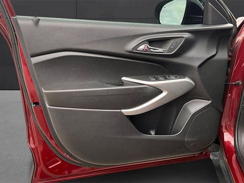 Used 2024 Chevrolet Trax RS w/ Sunroof Package image 14