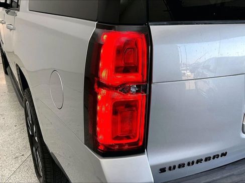 Used 2018 Chevrolet Suburban Premier image 40