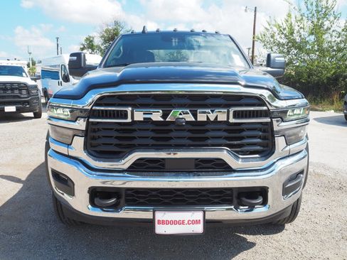 New 2026 RAM 5500 Tradesman w/ Chrome Appearance Group image 2