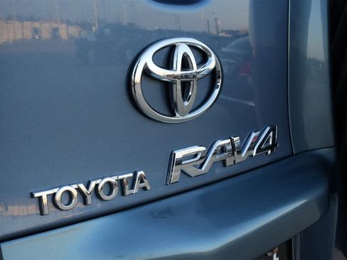 Used 2007 Toyota RAV4 Sport w/ Tow Prep Pkg image 19