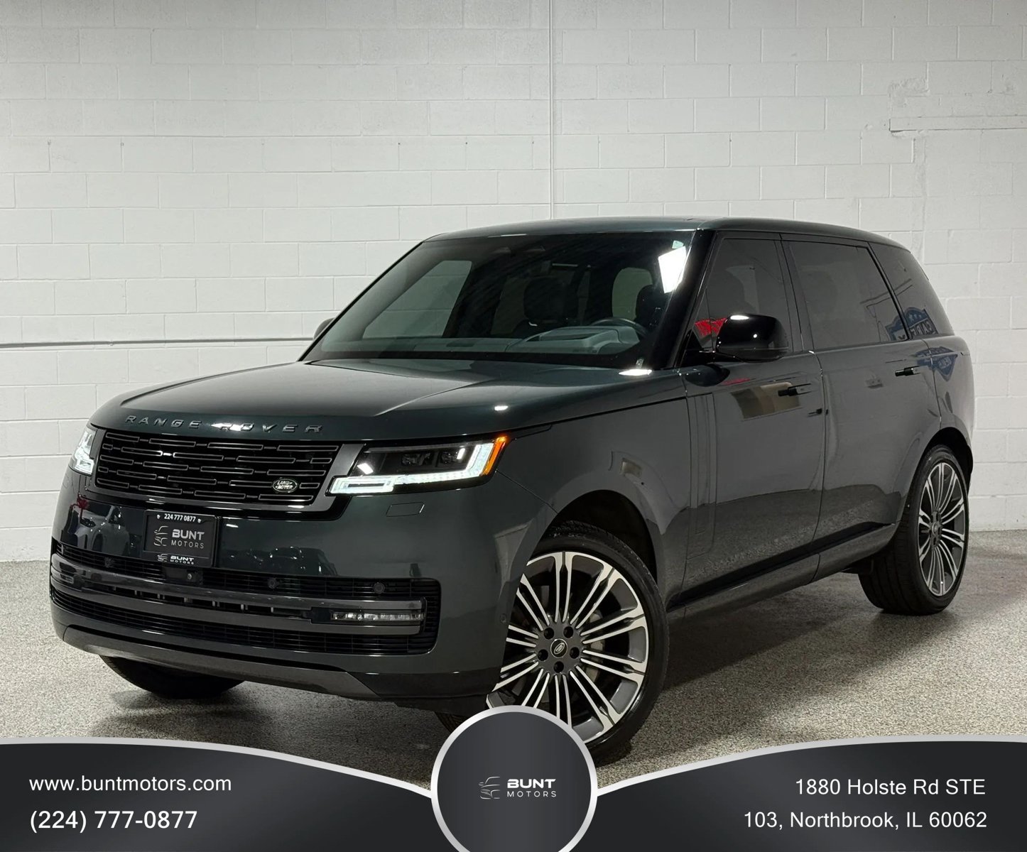 Used 2024 Land Rover Range Rover Long Wheelbase SE AWD/4WD image 1