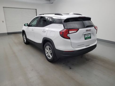 Used 2023 GMC Terrain SLE w/ Driver Convenience Package FWD image 5