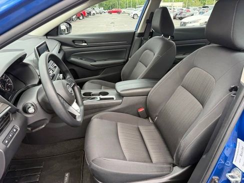 Used 2025 Nissan Altima 2.5 SV FWD image 25