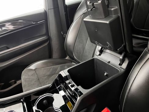 Used 2023 Jeep Grand Cherokee L Laredo image 27