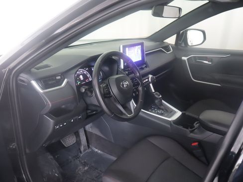 Used 2023 Toyota RAV4 SE w/ Weather & Moonroof Package image 29