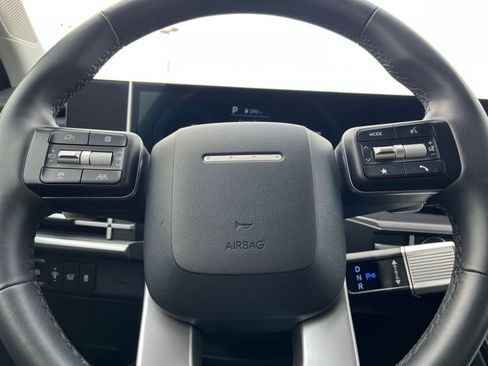Used 2025 Hyundai Santa Fe SEL FWD image 30