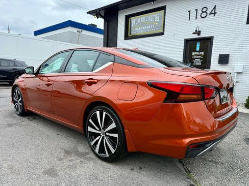 Used 2020 Nissan Altima 2.5 SR w/ Premium Package FWD image 3