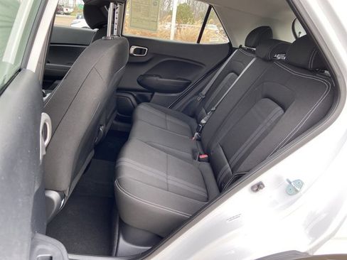 Used 2025 Hyundai Venue SEL image 15