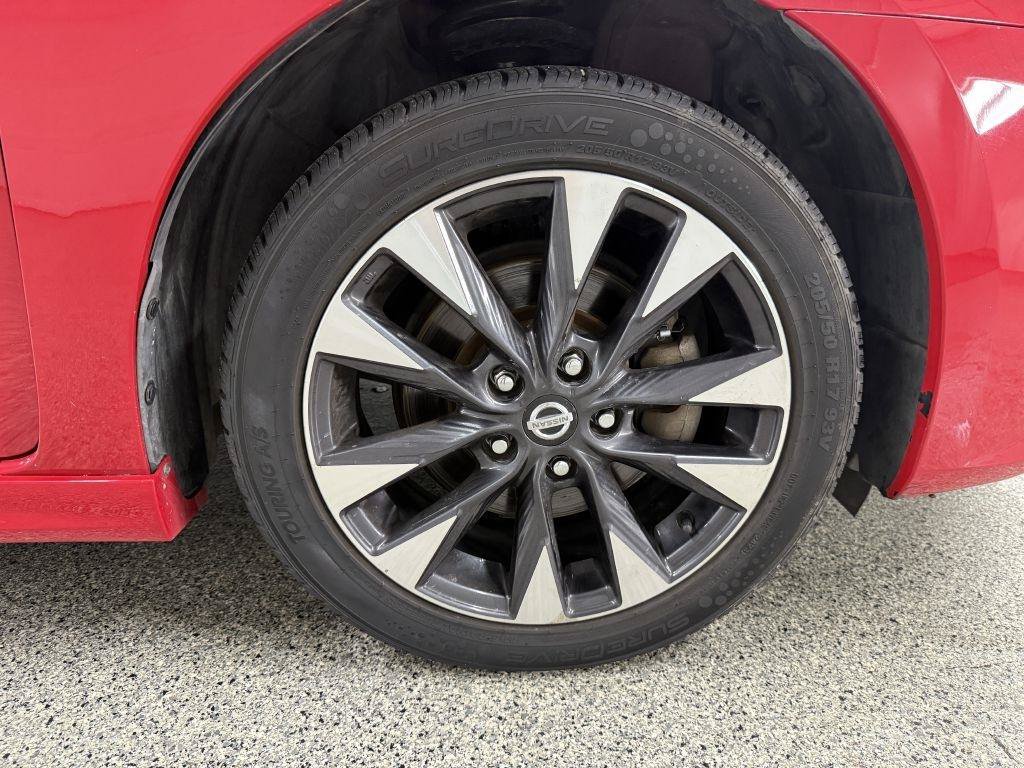 Used 2017 Nissan Sentra SR Turbo FWD image 33