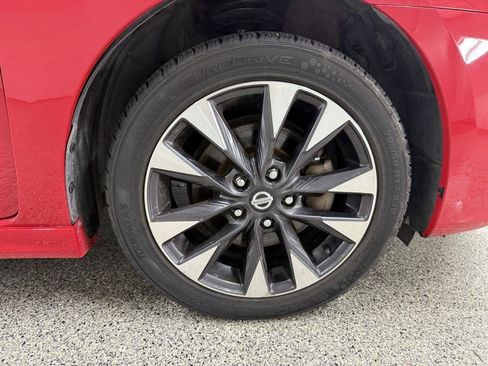 Used 2017 Nissan Sentra SR Turbo FWD image 33