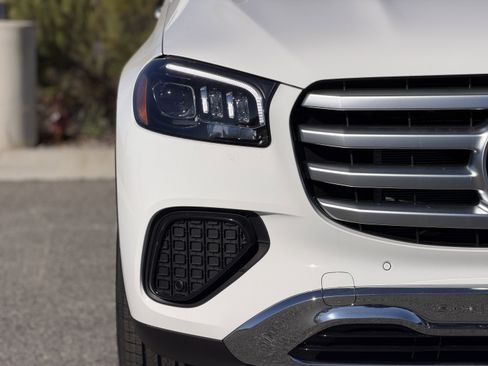New 2026 Mercedes-Benz GLS 450 4MATIC image 7