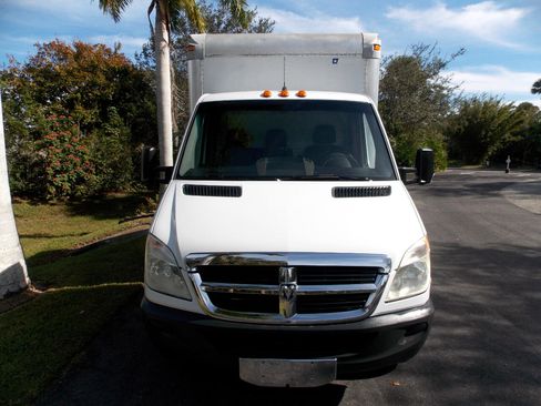 Used 2007 Dodge Sprinter 3500 image 11