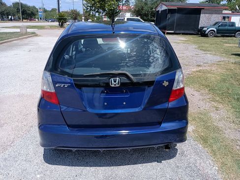 Used 2011 Honda Fit image 4