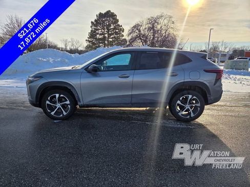 Used 2025 Chevrolet Trax RS w/ Driver Confidence Package image 22