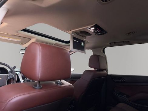 Used 2015 Chevrolet Suburban LTZ RWD image 15