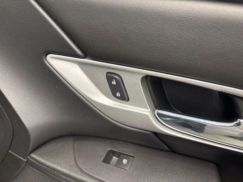 Used 2017 GMC Terrain SLE image 23