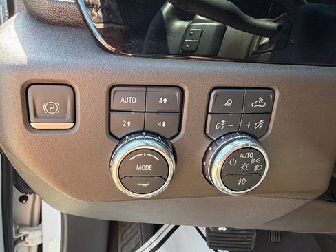 Used 2023 GMC Sierra 1500 SLT w/ SLT Premium Plus Package AWD/4WD image 11