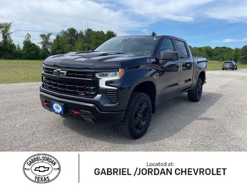 Used 2024 Chevrolet Silverado 1500 LT Trail Boss w/ Convenience Package II AWD/4WD image 1