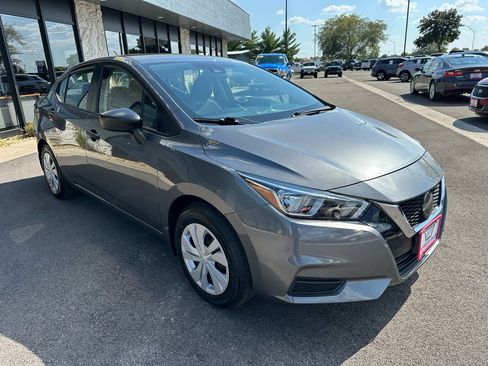 Used 2020 Nissan Versa S image 9