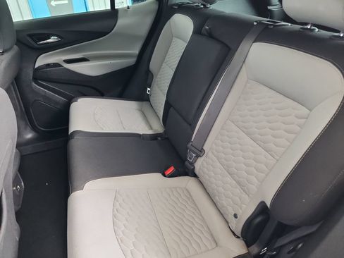 Used 2021 Chevrolet Equinox LS FWD image 39