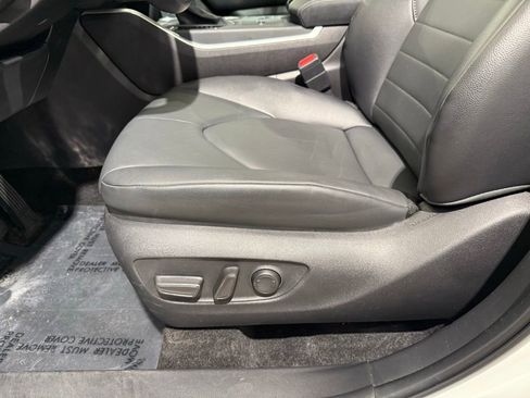Certified 2025 Toyota Highlander XLE AWD/4WD image 15