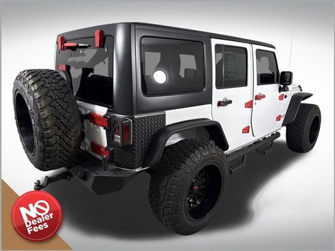 Used 2017 Jeep Wrangler Unlimited Rubicon w/ Connectivity Group image 3