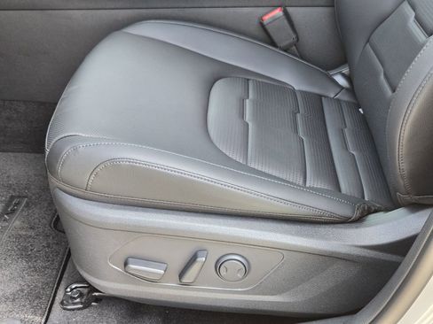 New 2026 Kia Sportage SX FWD image 17