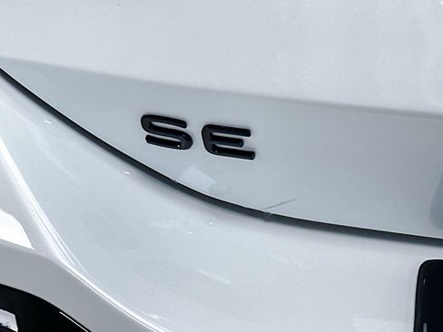 New 2026 Volkswagen Tiguan SE R-Line image 25