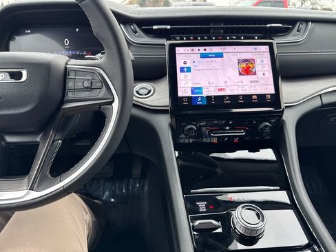 Certified 2023 Jeep Grand Cherokee L Limited image 20