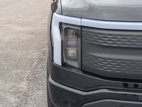 New 2025 Ford F150 Lightning Flash AWD/4WD image 8