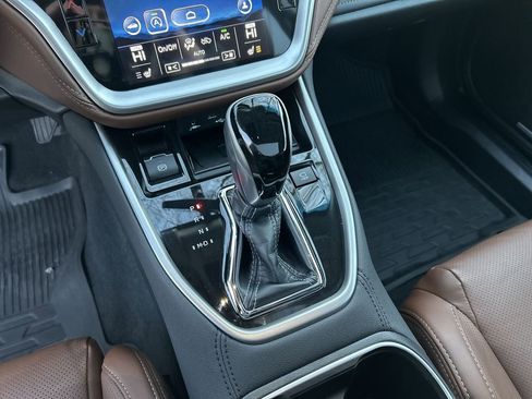 Certified 2022 Subaru Outback Touring AWD/4WD image 22