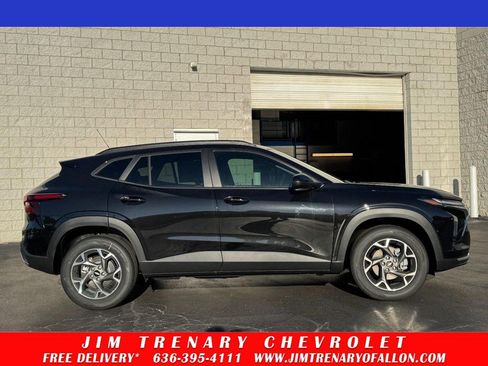 New 2026 Chevrolet Trax LT w/ Driver Confidence Package image 1