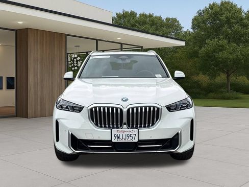 Used 2026 BMW X5 xDrive50e w/ Parking Assistance Package AWD/4WD image 4