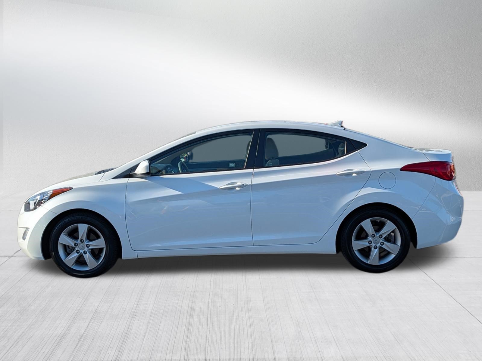 Used 2013 Hyundai Elantra GLS w/ Preferred Pkg FWD image 4