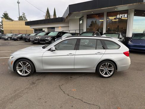 Used 2017 BMW 330i xDrive Wagon image 2