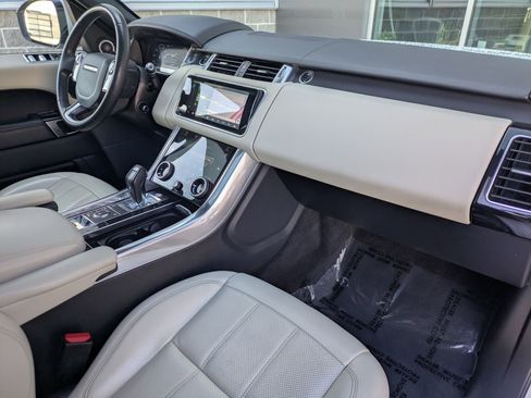 Used 2019 Land Rover Range Rover Sport HSE image 31