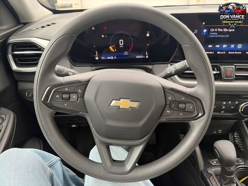 Used 2025 Chevrolet TrailBlazer LT AWD/4WD image 14