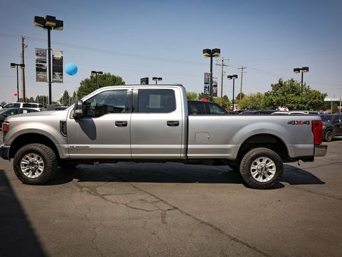 Used 2022 Ford F350 XLT w/ Camper Package image 7