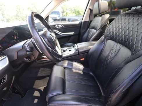 Used 2023 BMW X7 xDrive40i AWD/4WD image 2