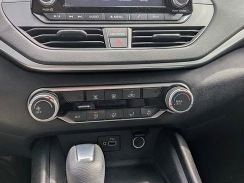 Used 2023 Nissan Altima 2.5 S FWD image 13