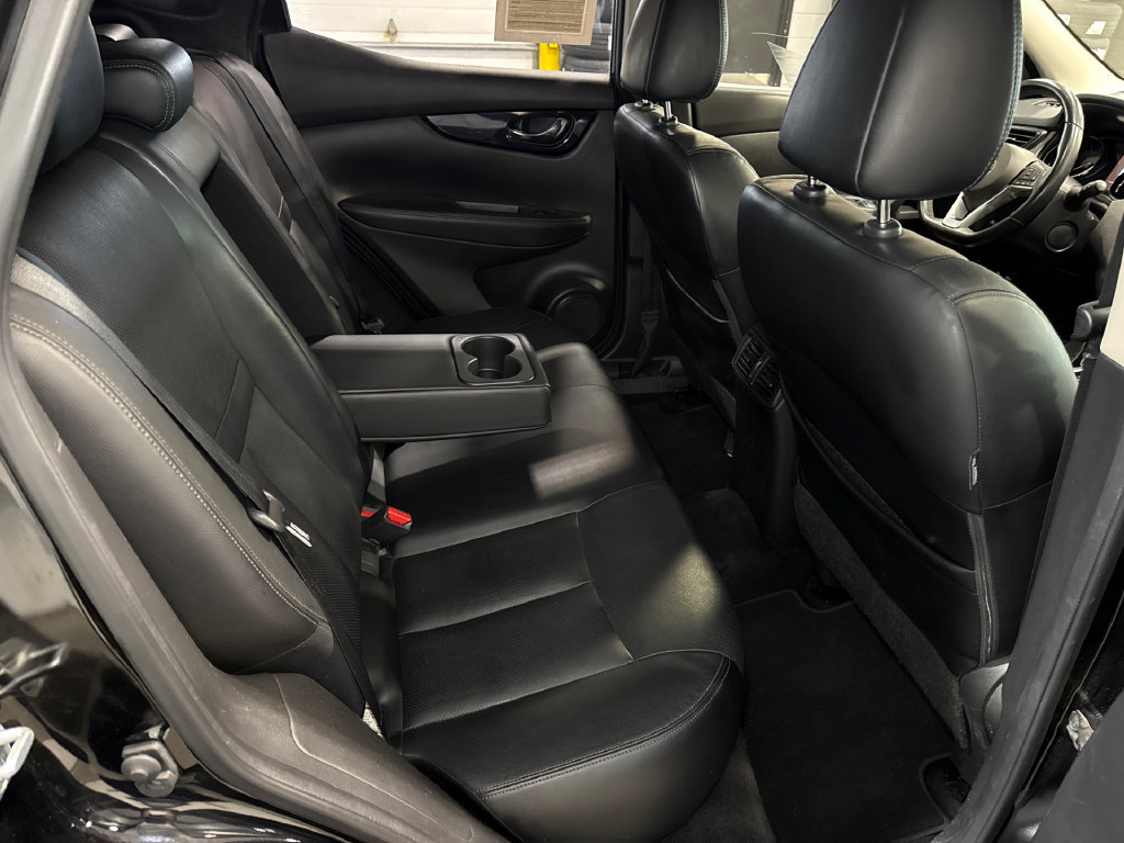 Used 2017 Nissan Rogue Sport SL w/ SL Premium Package AWD/4WD image 15