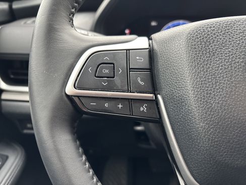 Certified 2025 Toyota Grand Highlander XLE image 16