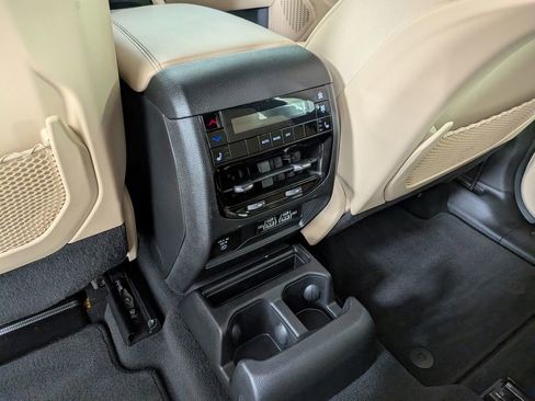 Used 2024 Jeep Grand Cherokee L Limited image 36